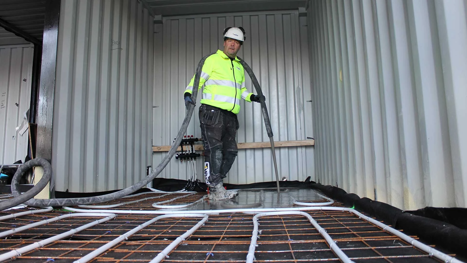 Weber är involverade i ett projekt där containrar blir bostad
