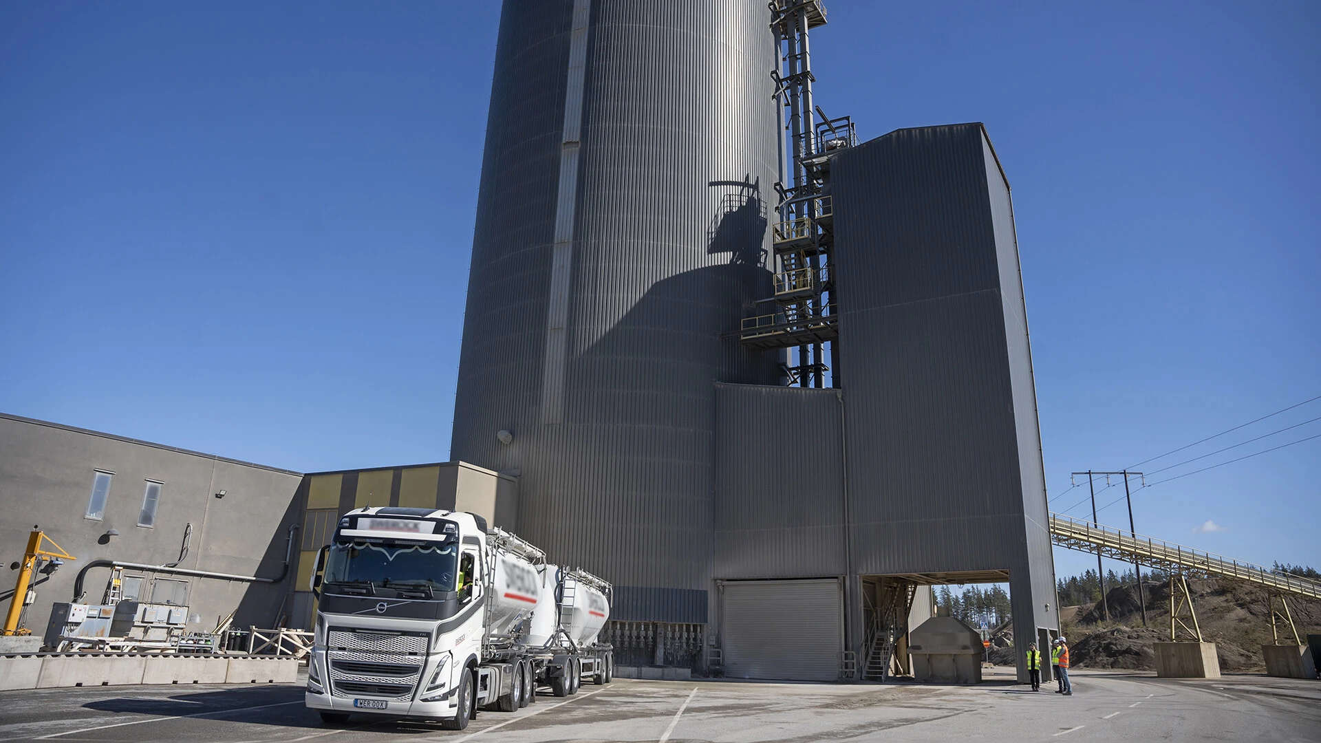 Första leveransen av VPI till fabriken i Riksten, som en del av ett större avtal om 3 000 ton per år.