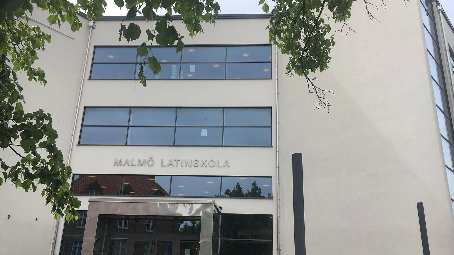 Malmö Latinskola har vit rivputs från Weber