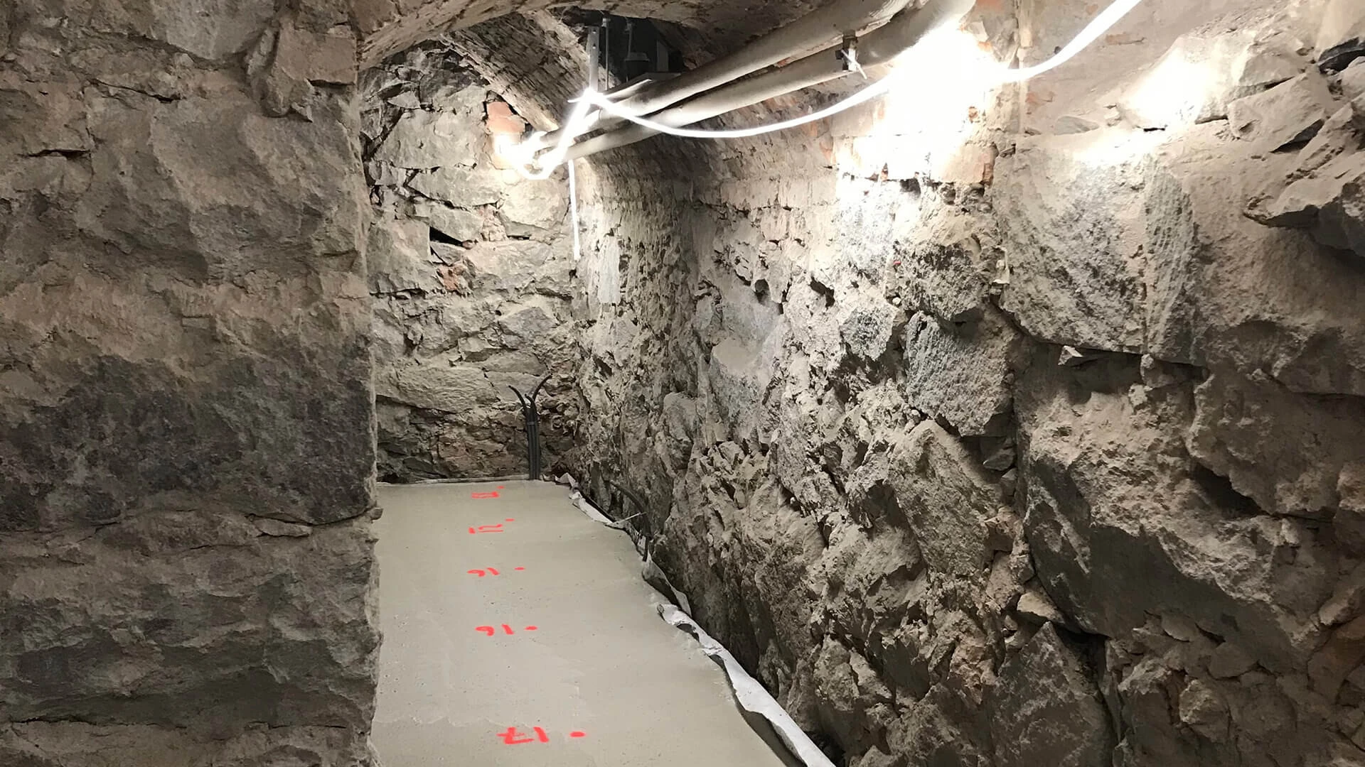 weber dry renovation används för att putsa källarväggar