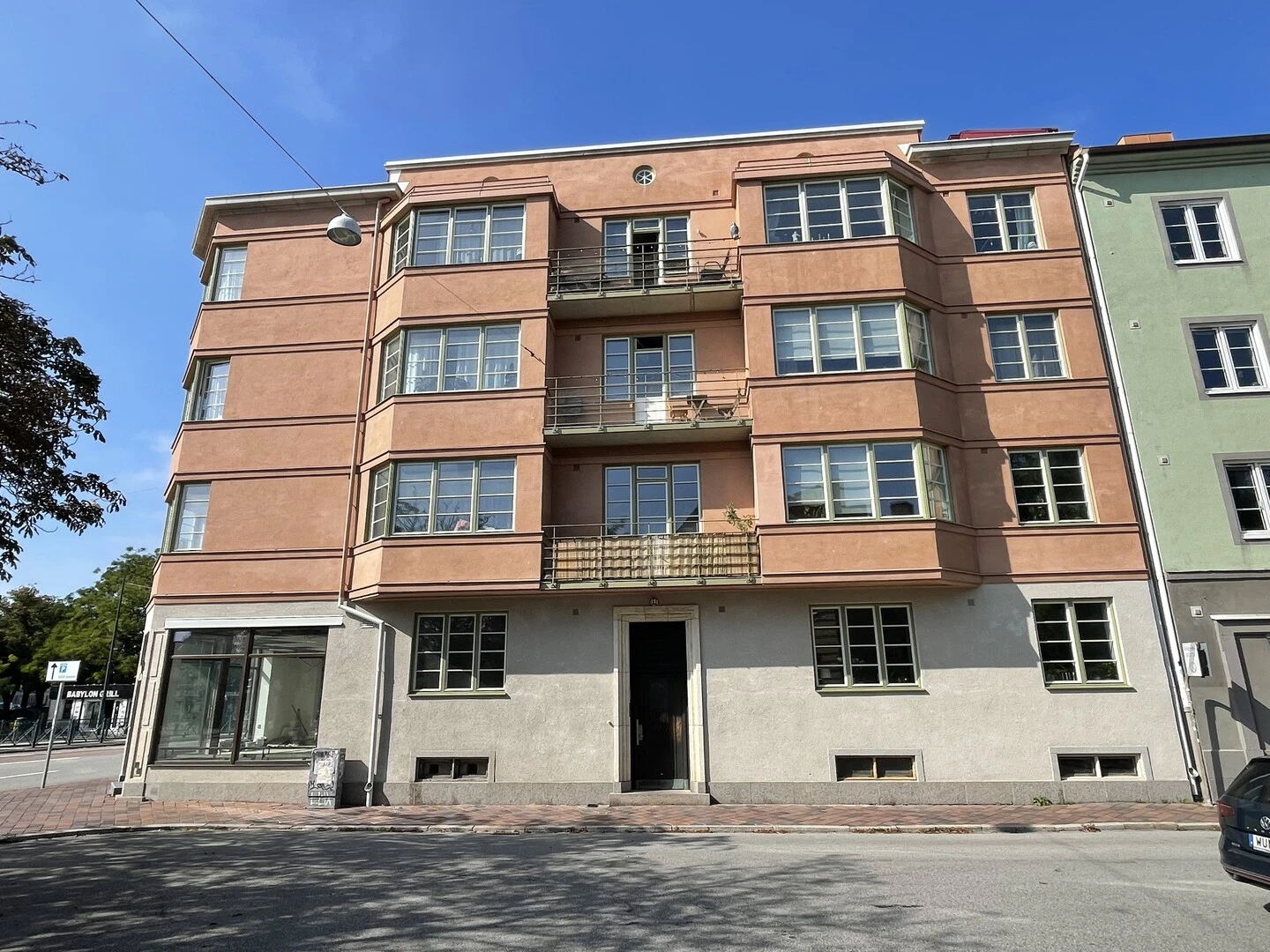 Genom ett omfattande restaureringsprojekt har Amiralsgatan 42 återfått sin forna glans.