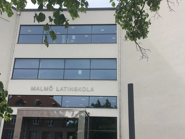 Malmö Latinskola har vit rivputs från Weber