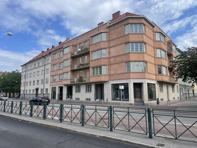 Genom ett omfattande restaureringsprojekt har Amiralsgatan 42 återfått sin forna glans