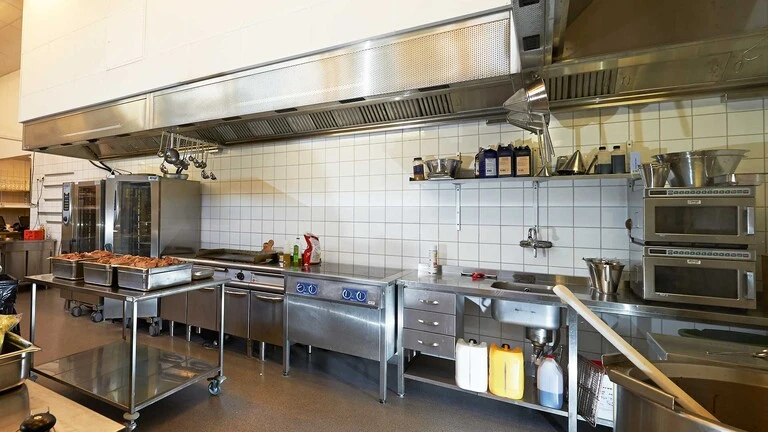 Weber har produkter för plattsättning i storkök
