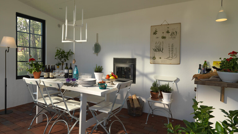 Weber Gårdshuset är designat av Ernst Kirschsteiger Weber Gårdshuset är designat av Ernst Kirschsteiger
